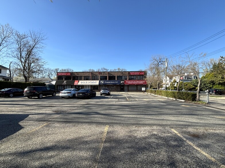 More Photos Of 72 Sharrott Ave, Staten Island Office For Lease