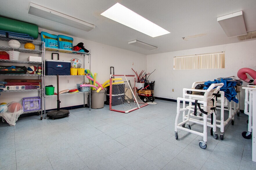 More Photos Of 6889 Sunny Vista Rd, Joshua Tree Lodge Meeting Hall For Sale