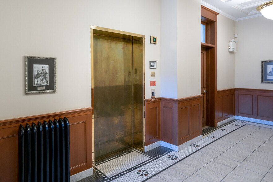 More Photos Of 10601 97th St NW, Edmonton Apartments For Sale