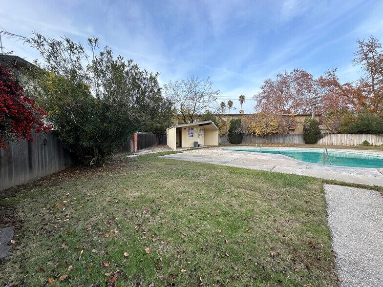 More Photos Of 834 Cathedral ct, Sacramento Land For Sale