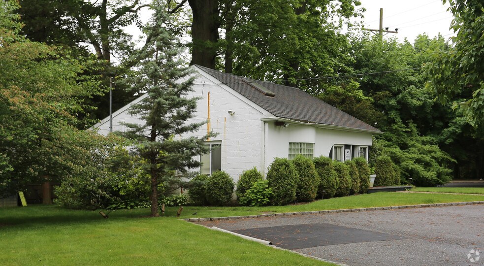 More Photos Of 740 Glen Cove Ave, Glen Head Office For Sale