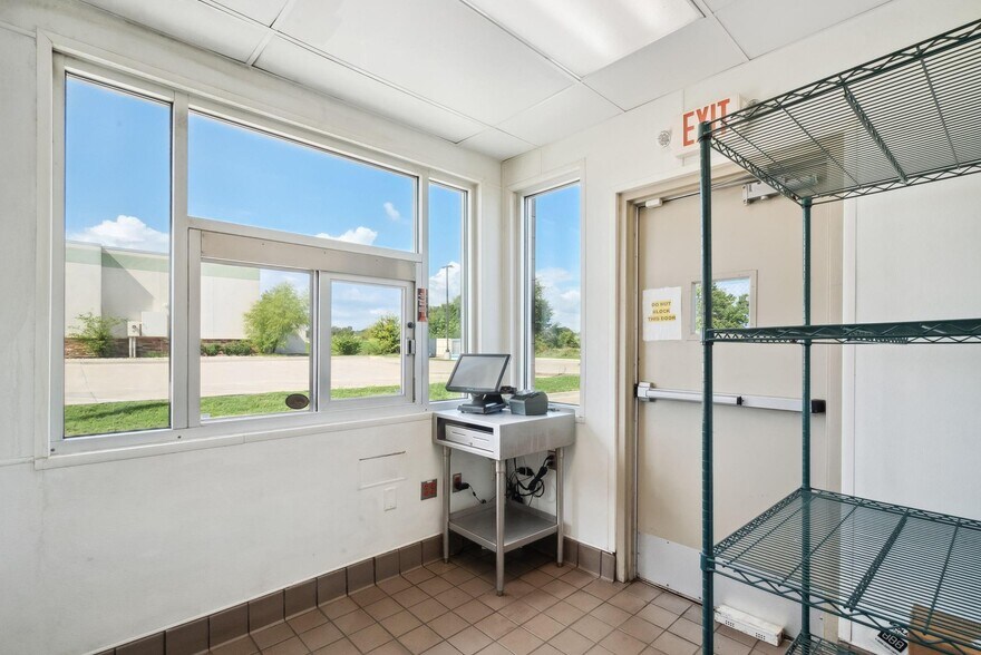 More Photos Of 3011 W Washington St, Stephenville Fast Food For Lease