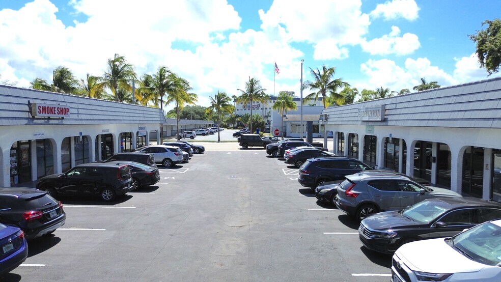 More Photos Of 833 S Federal Hwy, Dania Unknown For Lease