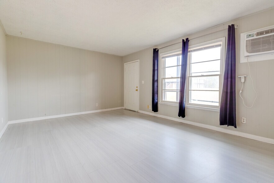 452 Ashe Ave, New Johnsonville, TN 37134 Apartments For Sale