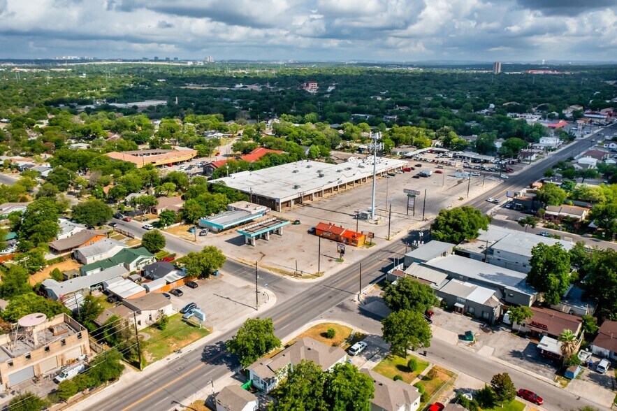 More Photos Of 3719-3815 Blanco Rd, San Antonio Storefront For Sale