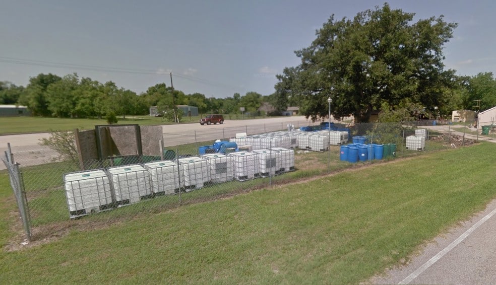 More Photos Of 2900 W Highway 6, Alvin Warehouse For Sale