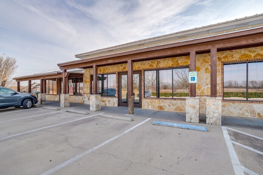 More Photos Of 1318-1324 NW John Jones Dr, Burleson Office For Lease