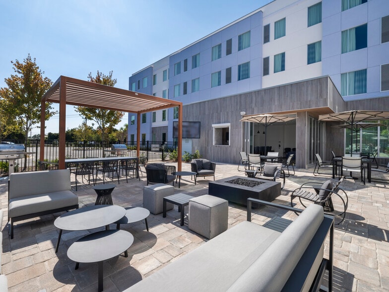 More Photos Of 50 Ponce de Leon St, Miramar Beach Hotel For Sale