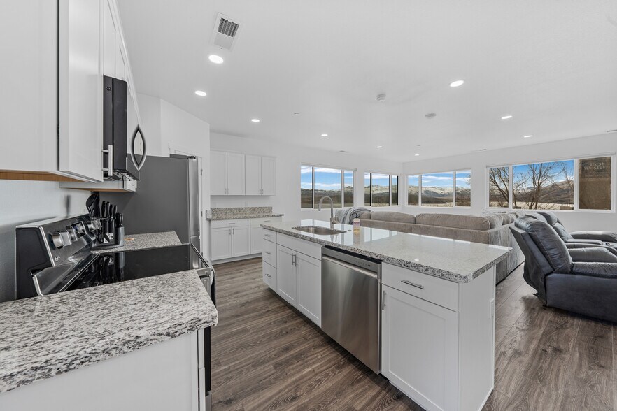 More Photos Of 1929 US-395, Gardnerville Apartments For Sale