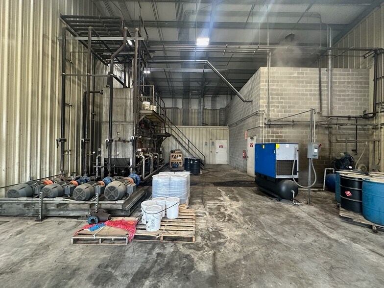 More Photos Of 1051 Aqua Dr, Haughton Distribution For Sale