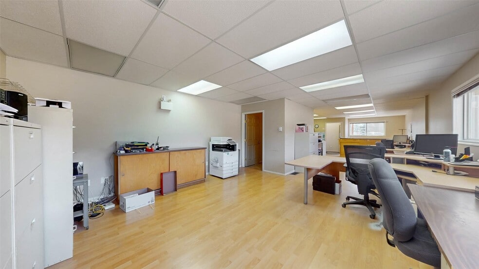 More Photos Of 609 Hwy 97, Osoyoos Office For Sale