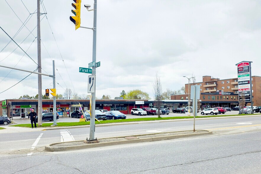 More Photos Of 75 1st St, Orangeville Freestanding For Lease