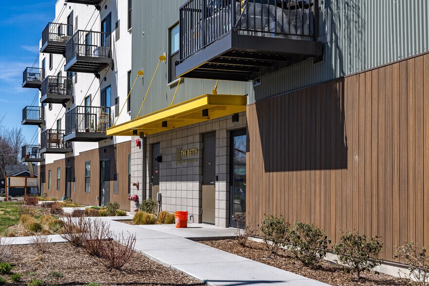 More Photos Of 2550 W Targee St, Boise Apartments For Sale