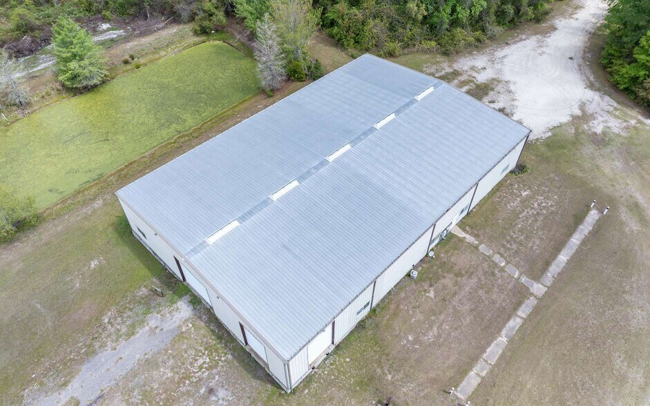 More Photos Of 6101 County Road 136, Live Oak Warehouse For Lease