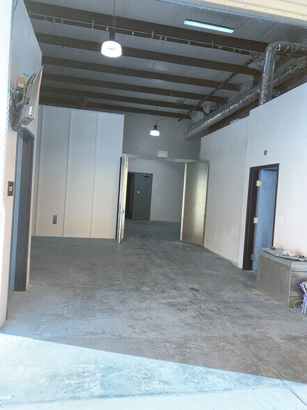 More Photos Of 8573 Morrison Creek Dr, Sacramento Warehouse For Sale