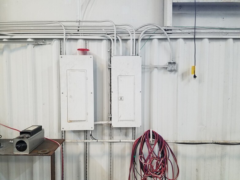 More Photos Of 1090 Rogers St, Savannah Industrial For Sale