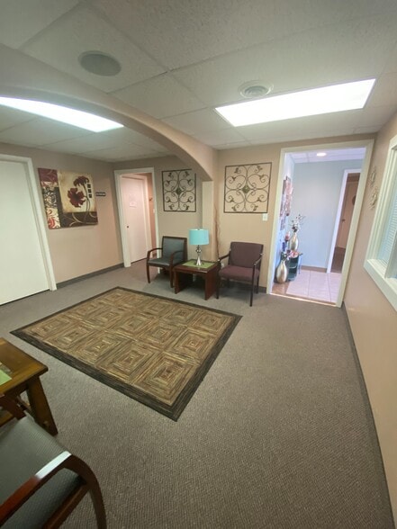 More Photos Of 1931 N Boise Ave, Loveland Medical For Lease