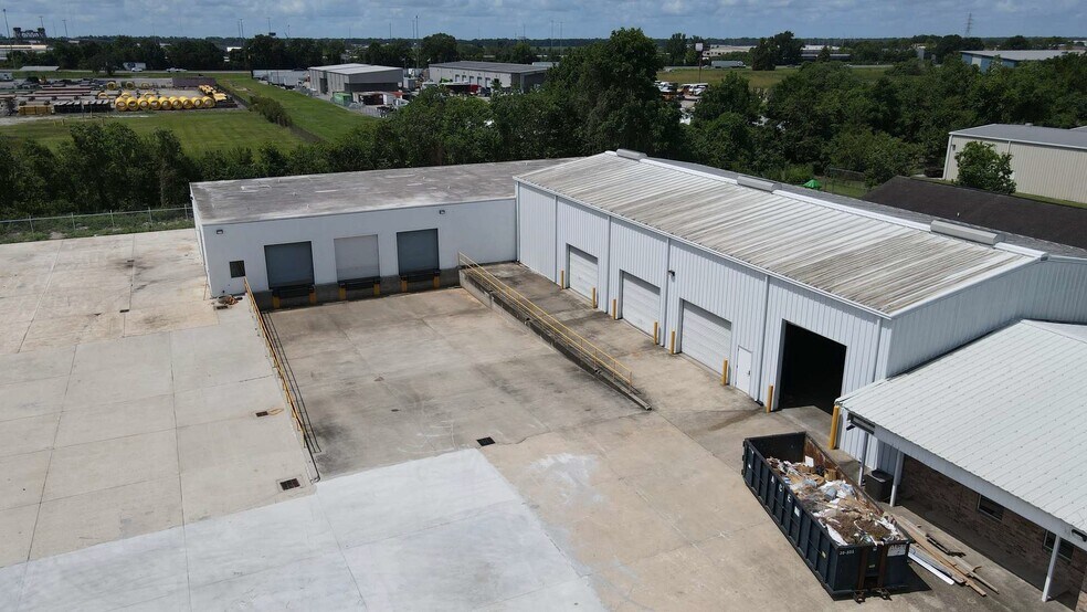 Primary Photo Of 1145 Commercial Dr, Port Allen Distribution For Lease