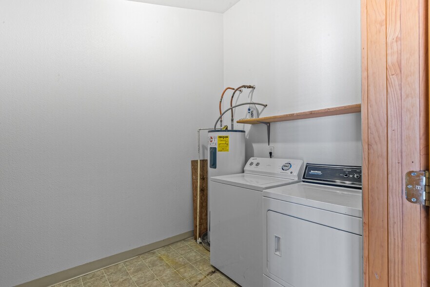 More Photos Of 302 Berger St, Riggins Apartments For Sale