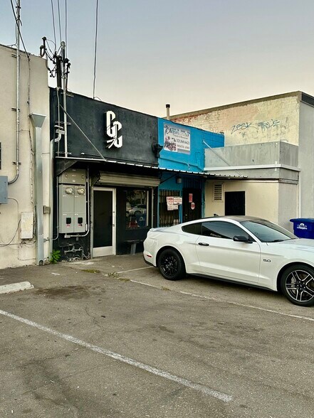 More Photos Of 4326 Tweedy Blvd, South Gate Restaurant For Sale