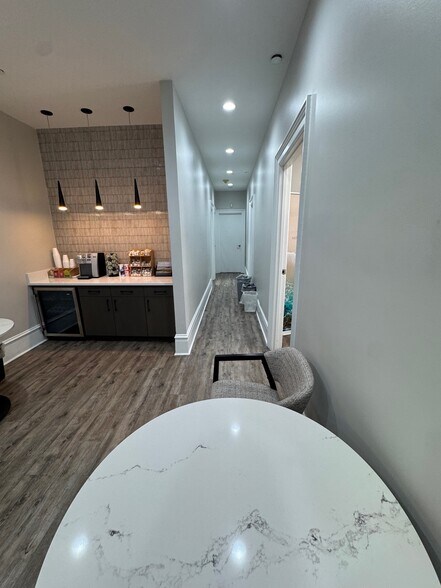 More Photos Of 211-224 W Saint Julian St, Savannah Storefront For Lease