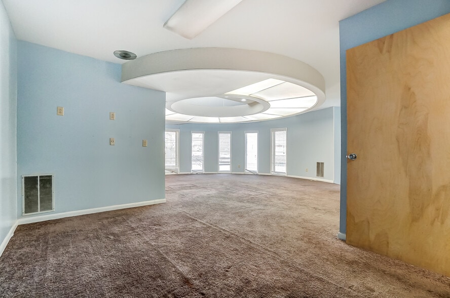 More Photos Of 6750 Brandt Pike, Huber Heights Medical For Sale