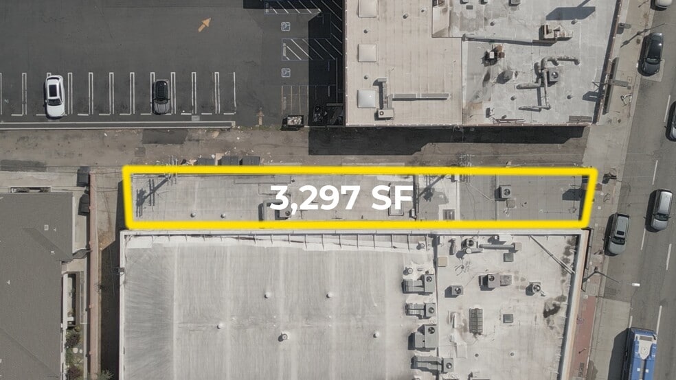 More Photos Of 11517 Santa Monica Blvd, Los Angeles Storefront For Sale