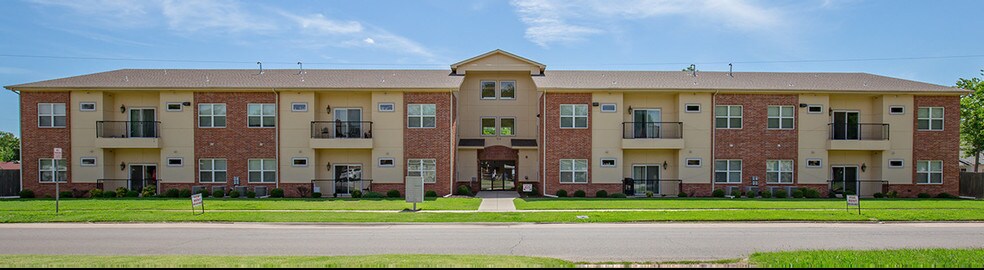 More Photos Of 715 Monnett Ave, Norman Apartments For Sale