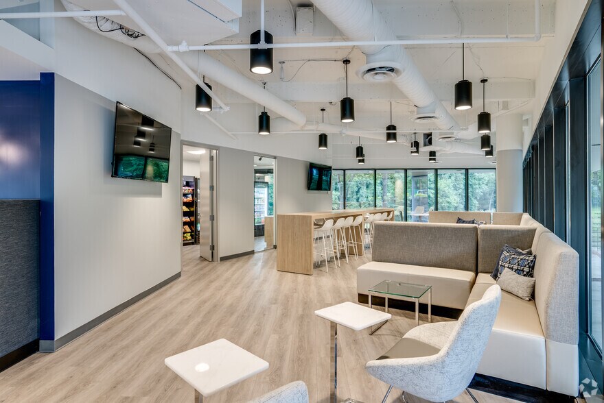 More Photos Of 6801 Governors Lake Pky, Peachtree Corners Office For Lease