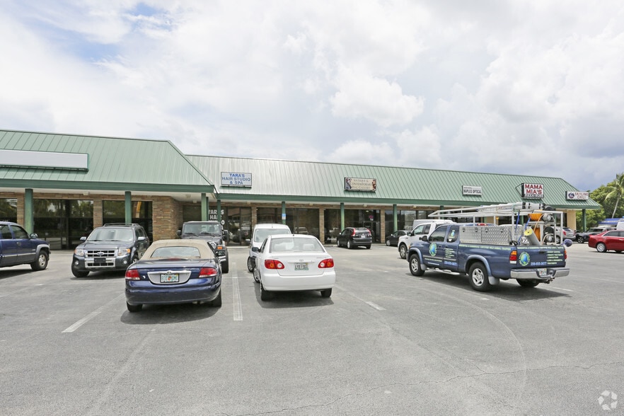 More Photos Of 710-778 9th St N, Naples Freestanding For Lease