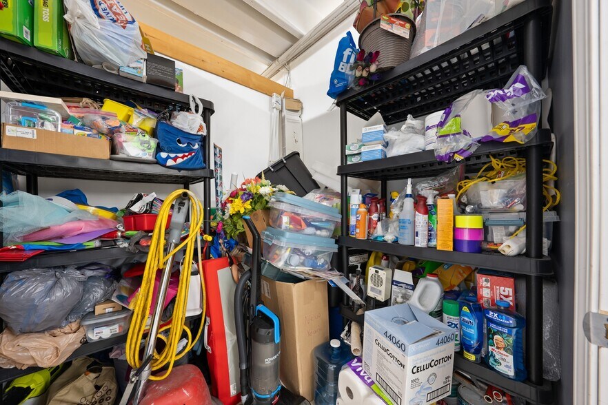 More Photos Of 874 E Aurora Rd, Macedonia Freestanding For Sale