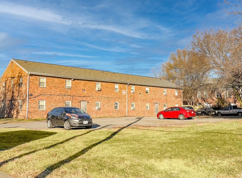 Primary Photo Of 410 E Ladies Mile Rd, Richmond Apartments For Sale
