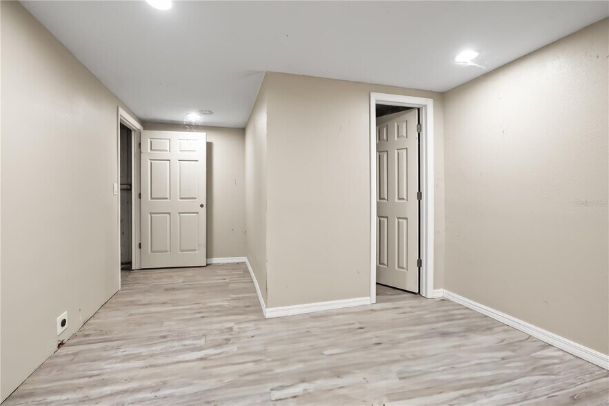 More Photos Of 1049 E Myers Blvd, Groveland Warehouse For Sale