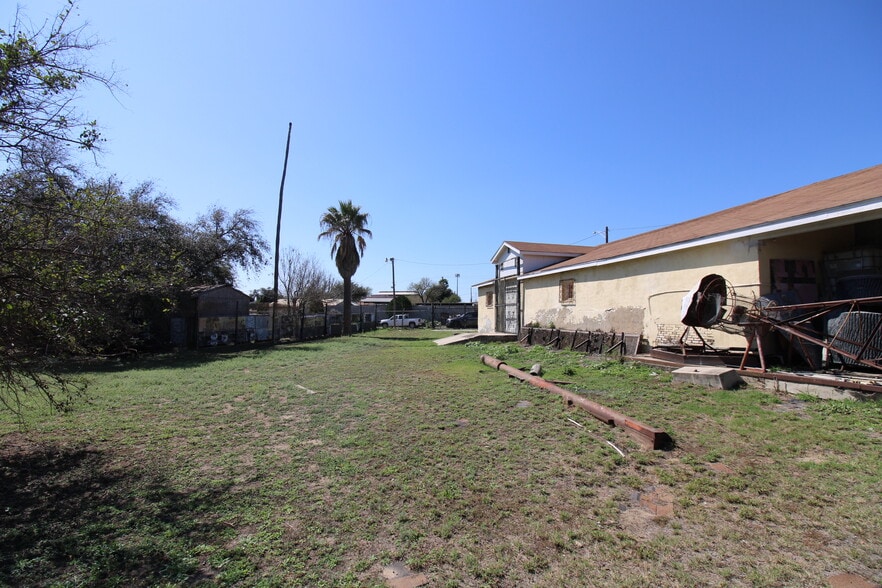 More Photos Of 2901 Guadalupe st, Laredo Land For Sale