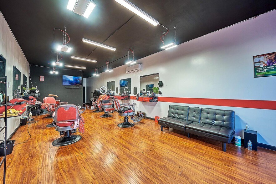 More Photos Of 830 S Hoover St, Los Angeles Storefront Retail Office For Sale