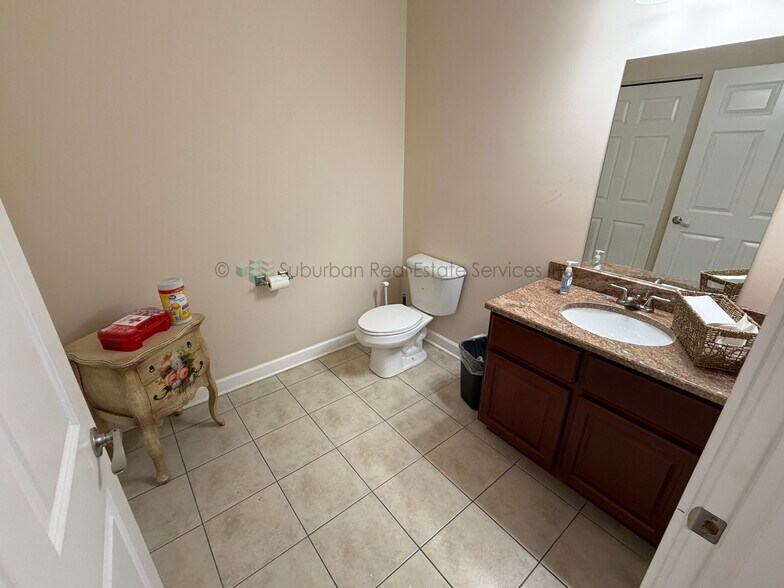 More Photos Of 2600 Beverly Dr, Aurora Light Distribution For Sale