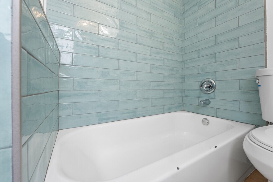 More Photos Of 924 Termino Ave, Long Beach Apartments For Sale