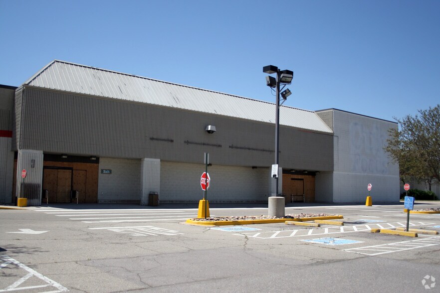 More Photos Of 15540 E 6th Ave, Aurora Storefront For Lease