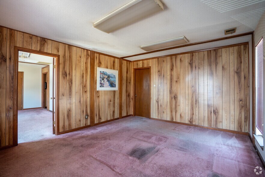 More Photos Of 1515 Huffman Rd, Center Point Unknown For Lease