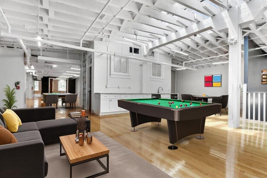 More Photos Of 2011 Magazine St, New Orleans Coworking Space