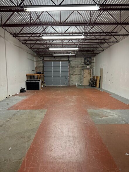 More Photos Of 10949 SW 93rd Ter, Ocala Warehouse For Lease