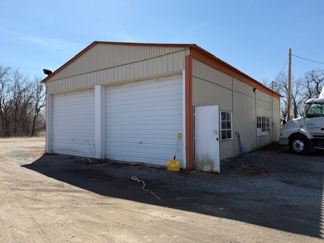 More Photos Of 447 N Old State Road 2, Valparaiso Warehouse For Lease