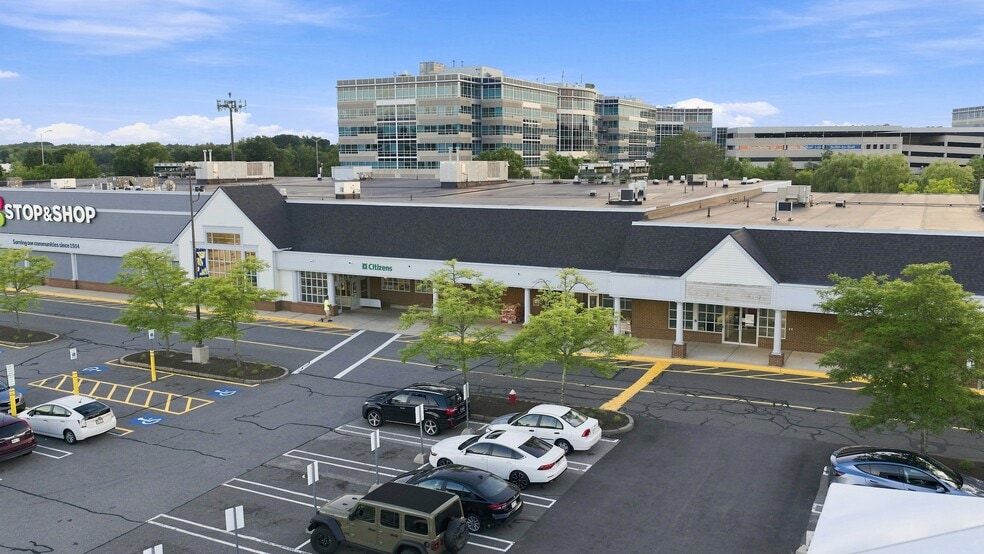 More Photos Of 2 Elm St, Woburn Freestanding For Lease