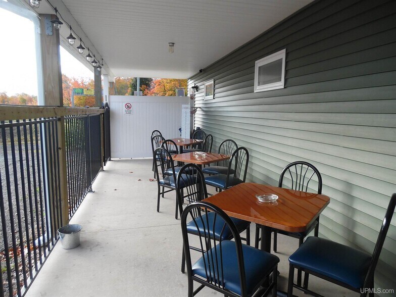 More Photos Of 31 Trimountain Ave, South Range Bar For Sale