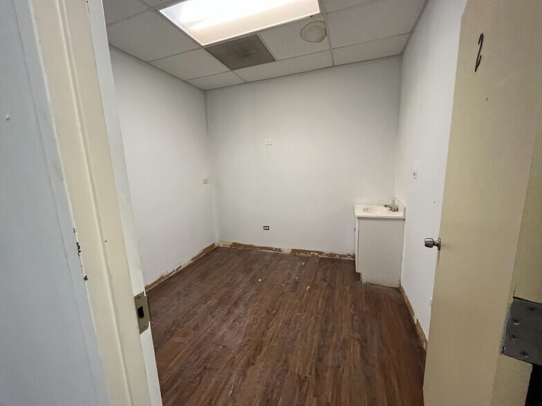 More Photos Of 3401-3409 W Fullerton Ave, Chicago Storefront Retail Office For Lease