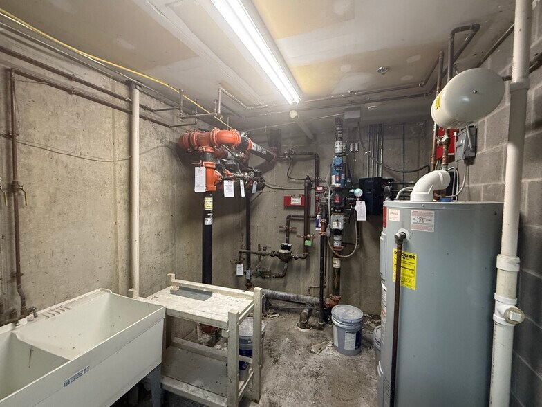 More Photos Of 260 E University Ave, Cincinnati Medical For Sale