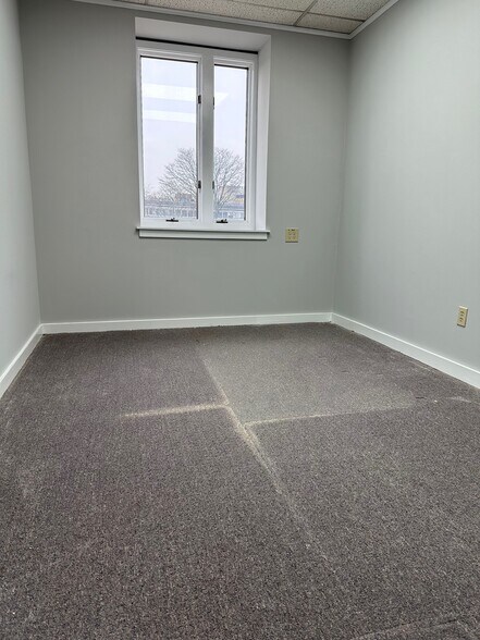 More Photos Of 10-14 Main St, Norwalk Storefront Retail Office For Lease