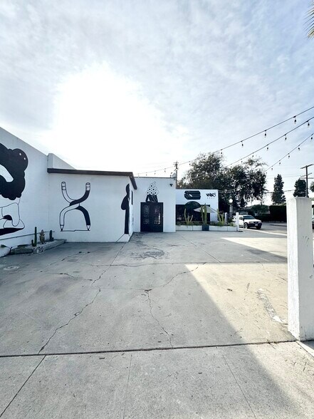 More Photos Of 8534 Washington Blvd, Culver City Freestanding For Sale