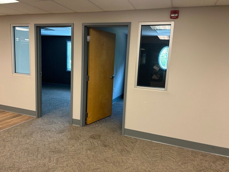 More Photos Of 375 Bay Rd, Queensbury Medical For Lease