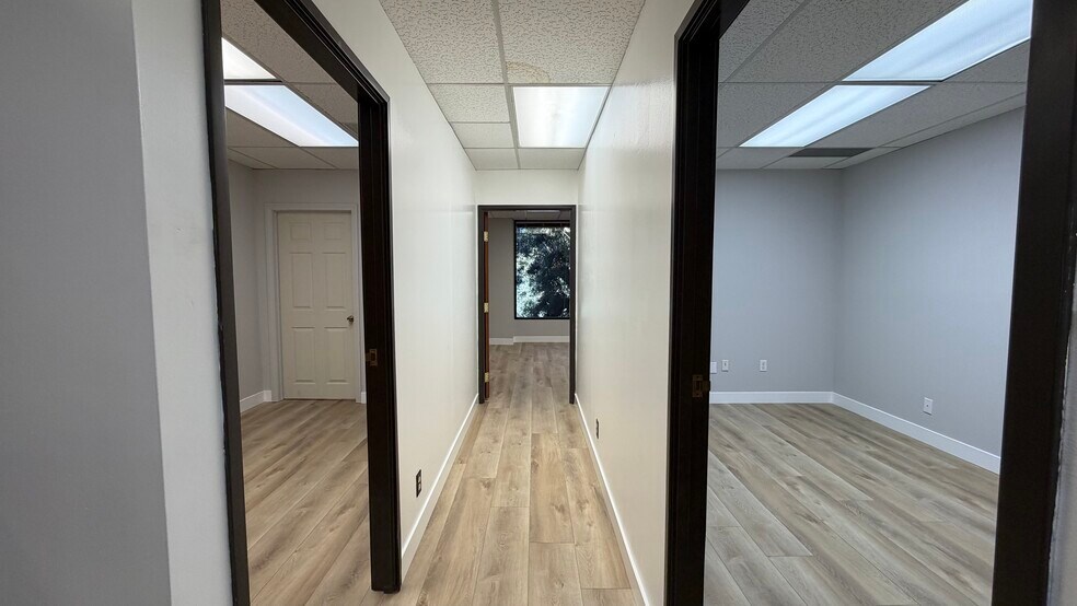 More Photos Of 30423 Canwood St, Agoura Hills Office For Sale